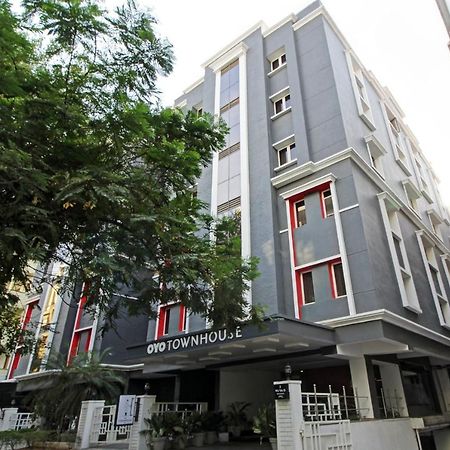 Oyo Townhouse 9 Hitech City Haïdarabad Extérieur photo