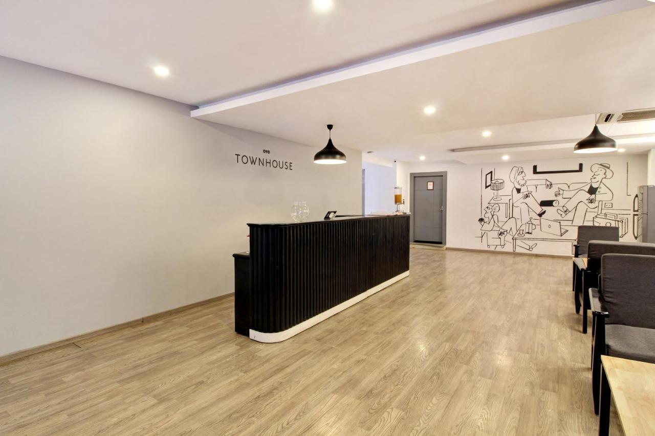 Oyo Townhouse 9 Hitech City Haïdarabad Extérieur photo