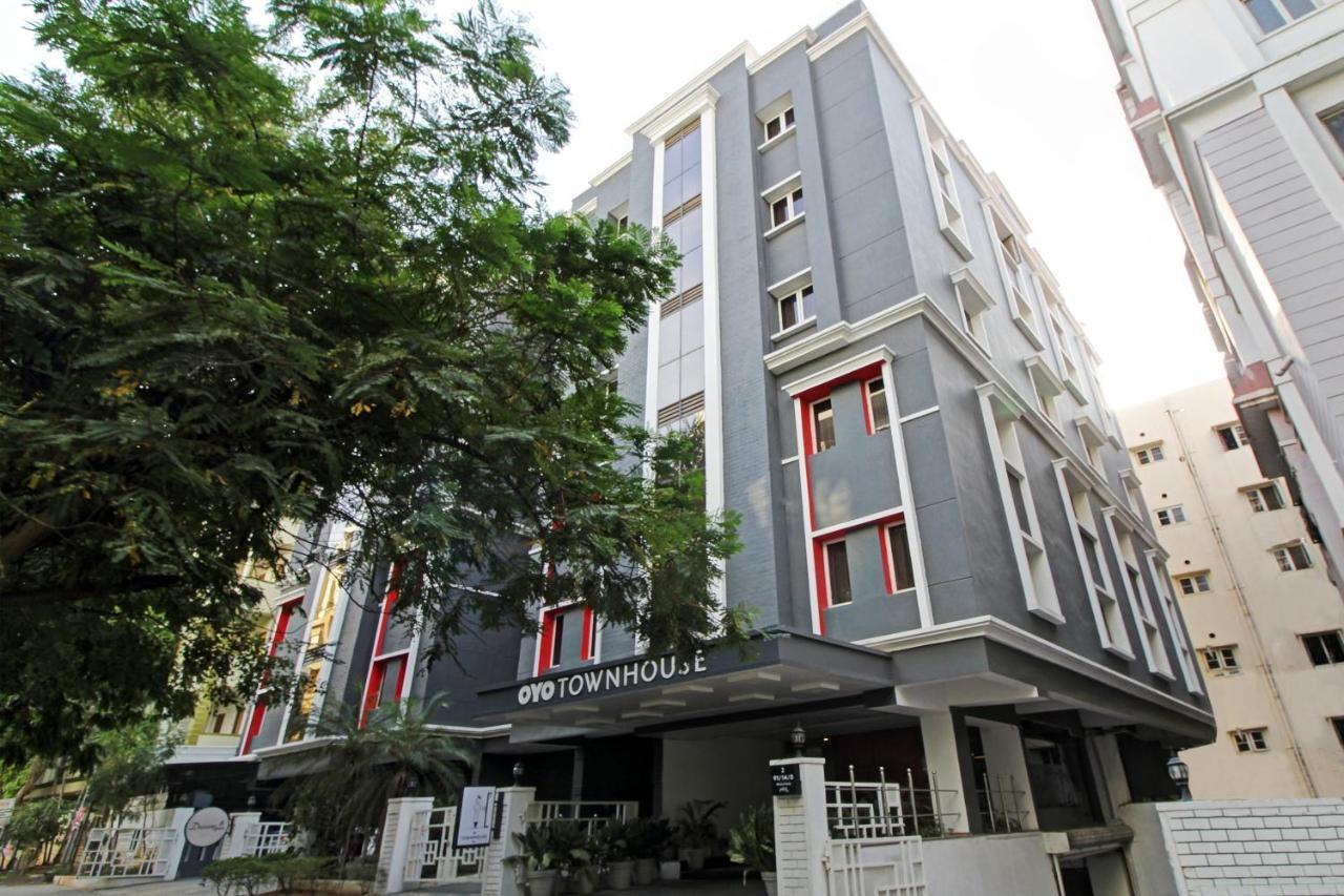 Oyo Townhouse 9 Hitech City Haïdarabad Extérieur photo