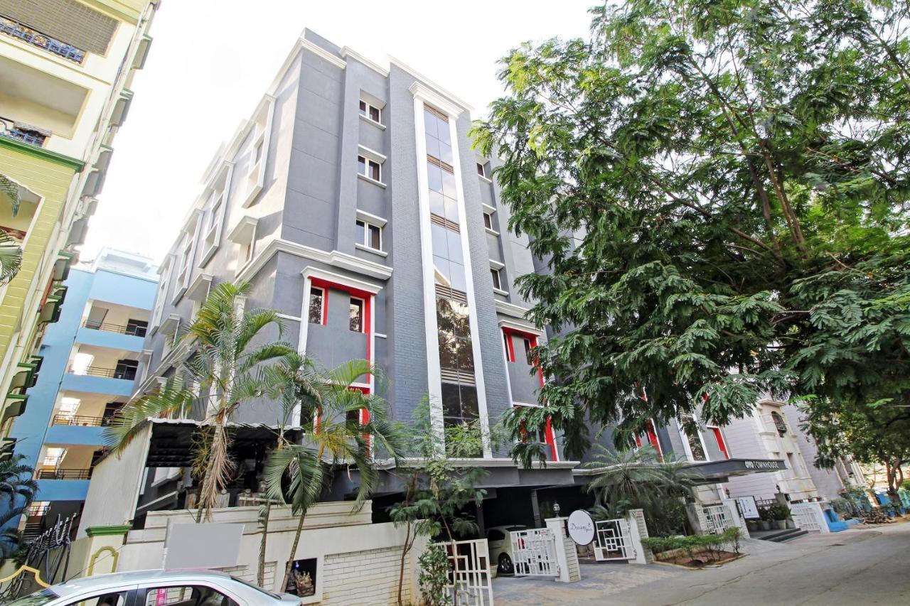 Oyo Townhouse 9 Hitech City Haïdarabad Extérieur photo