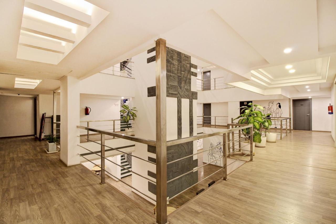 Oyo Townhouse 9 Hitech City Haïdarabad Extérieur photo
