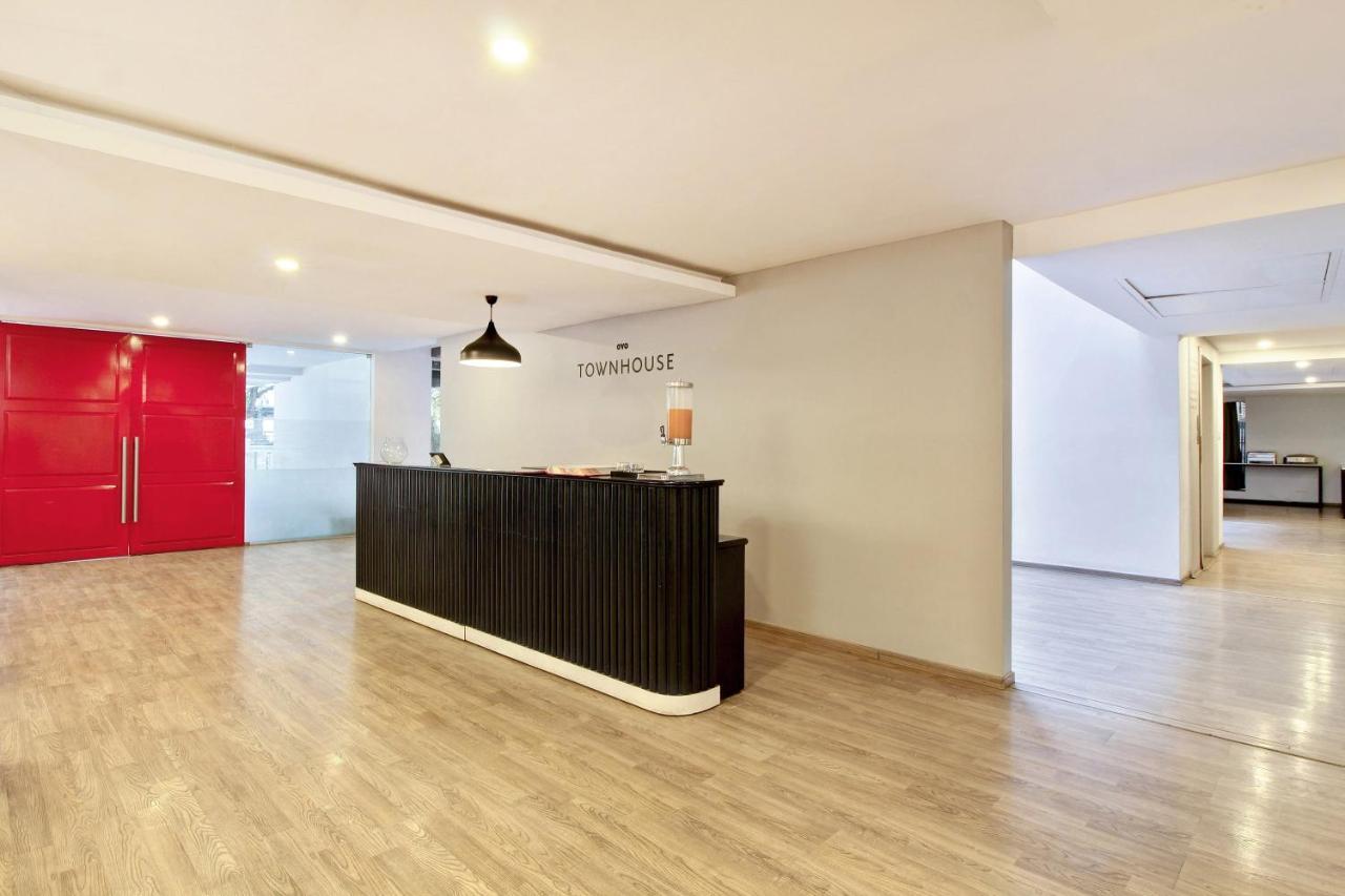 Oyo Townhouse 9 Hitech City Haïdarabad Extérieur photo
