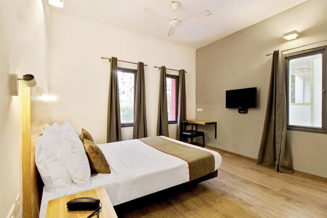 Oyo Townhouse 9 Hitech City Haïdarabad Extérieur photo