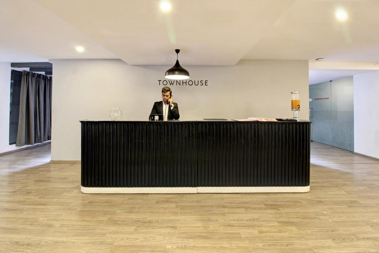 Oyo Townhouse 9 Hitech City Haïdarabad Extérieur photo